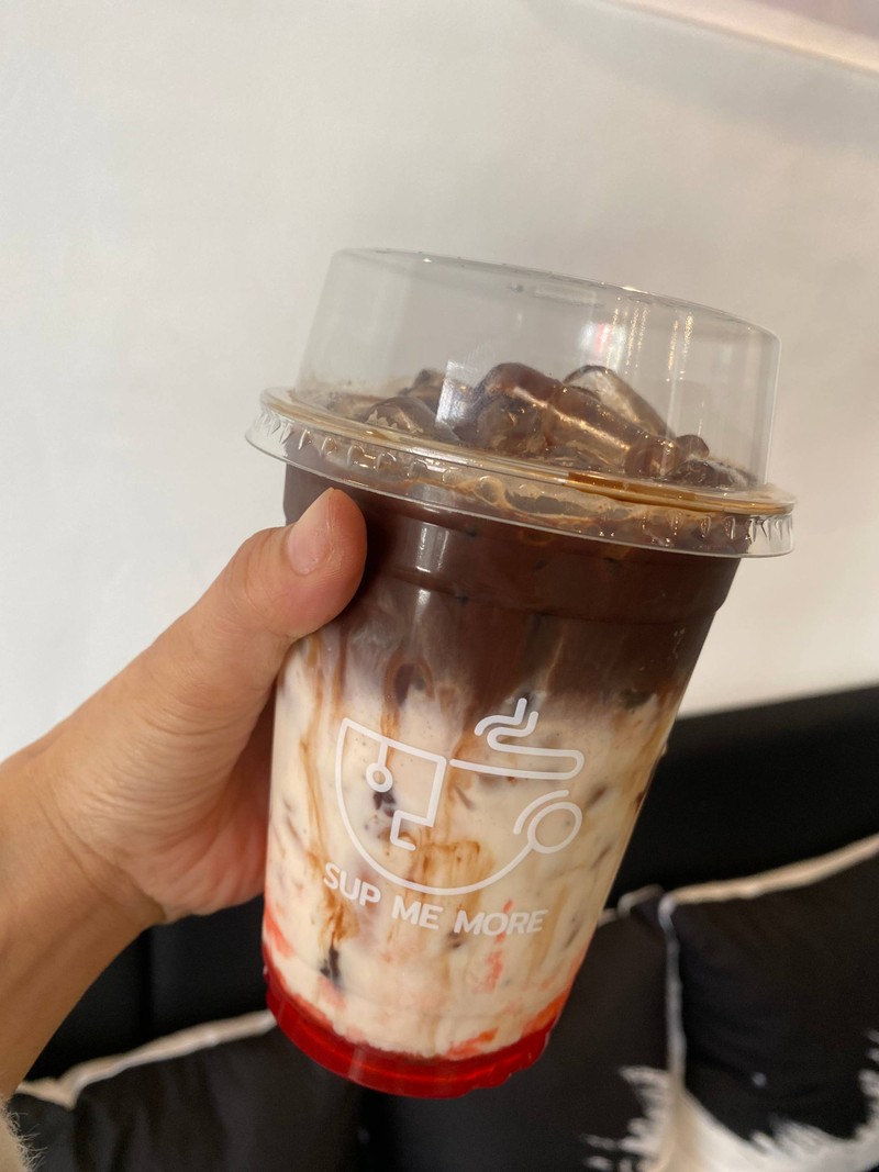 ร้านนั่งสบาย เหมาะมานั่งทำงาน และระหว่างรอซื้อของ