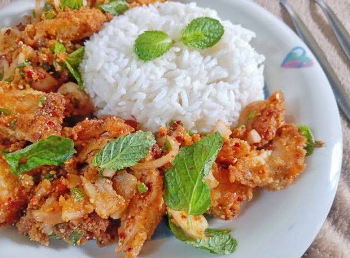 แนะนำเมนูข้าวยำไก่แซ่บรสเด็ด
