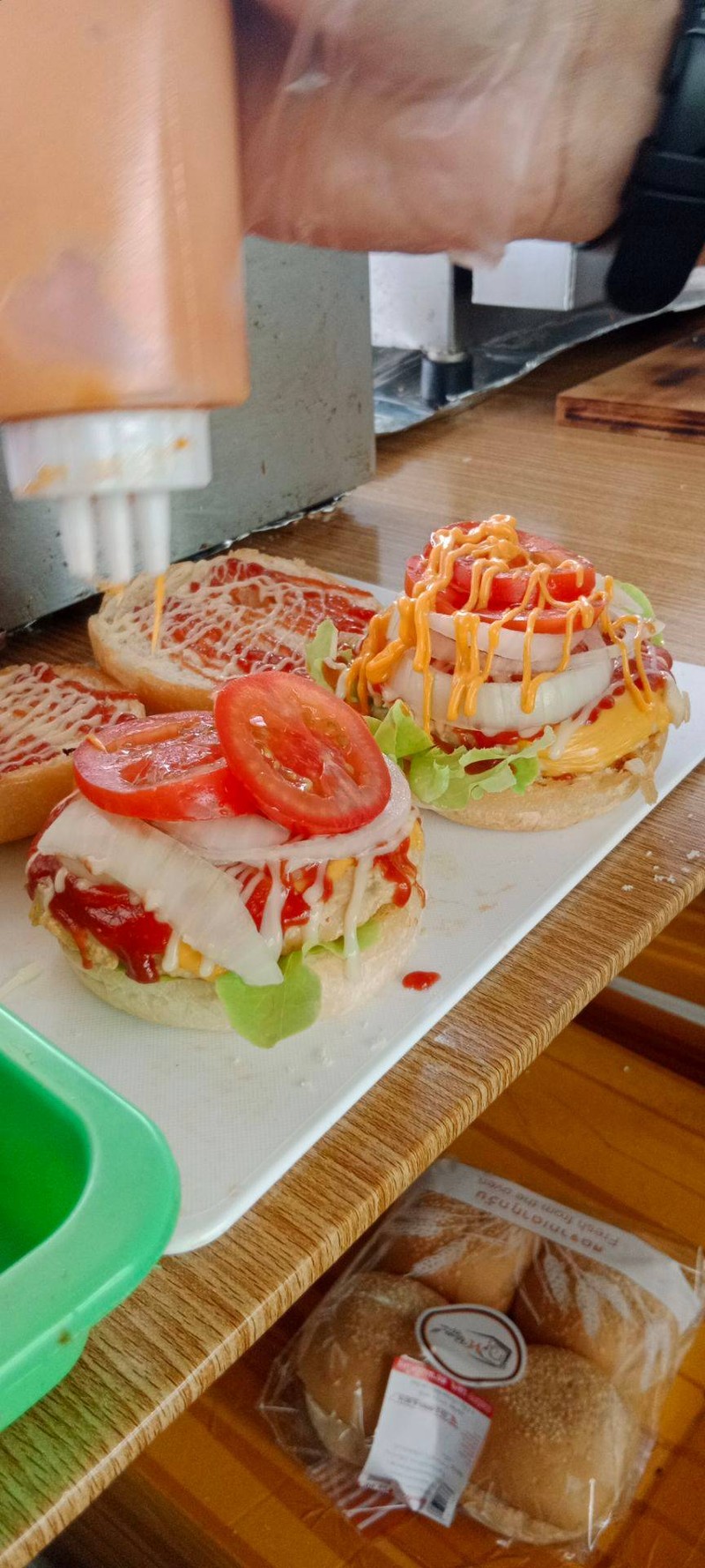 เพราะ เราทำกันสดๆ ใหม่ๆ  order ลูกต่อลูก พิถีพิถันทุกขั้นตอน