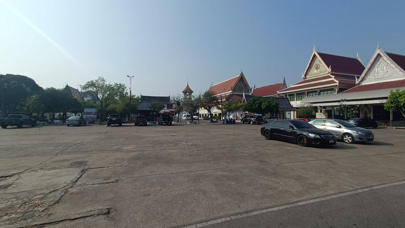 ลานจอดรถ
