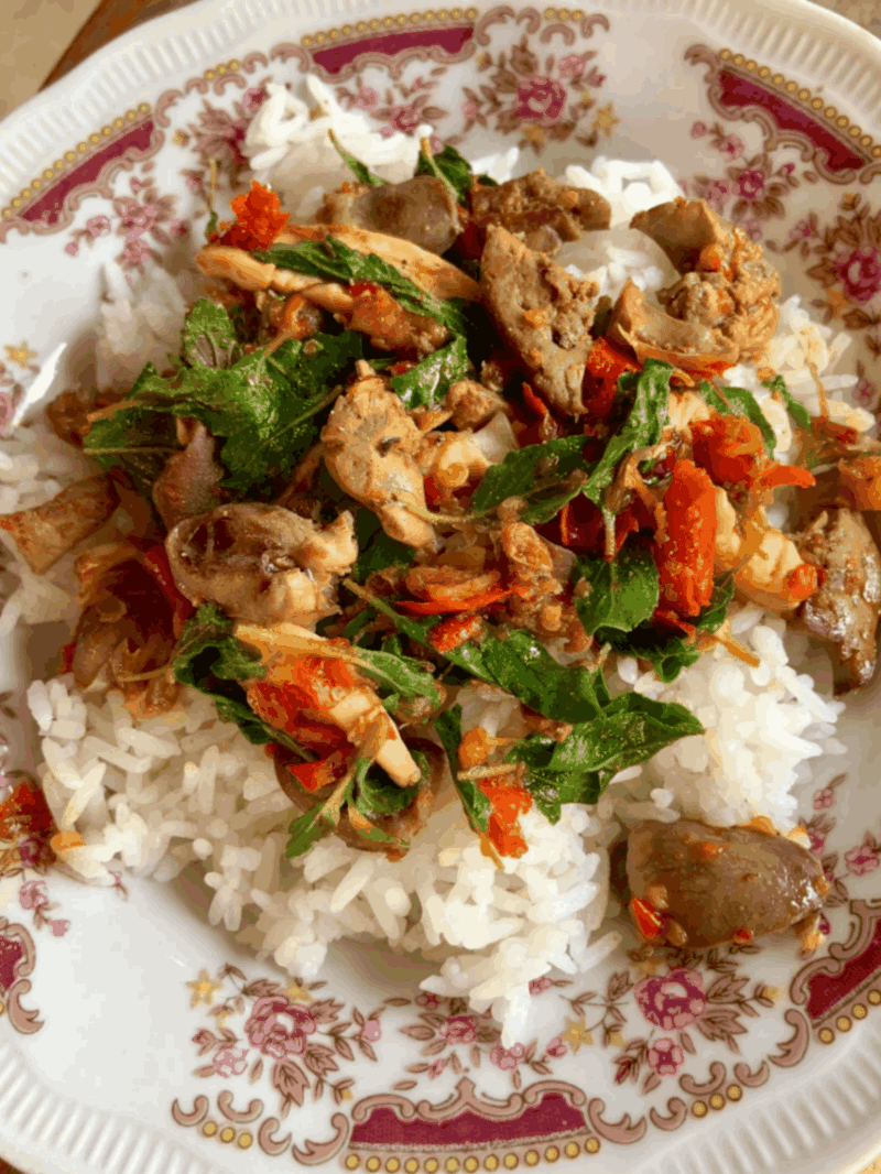 กระเพราเครื่องใน