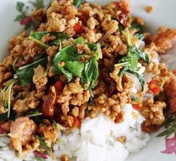 กระเพราหมูสับ