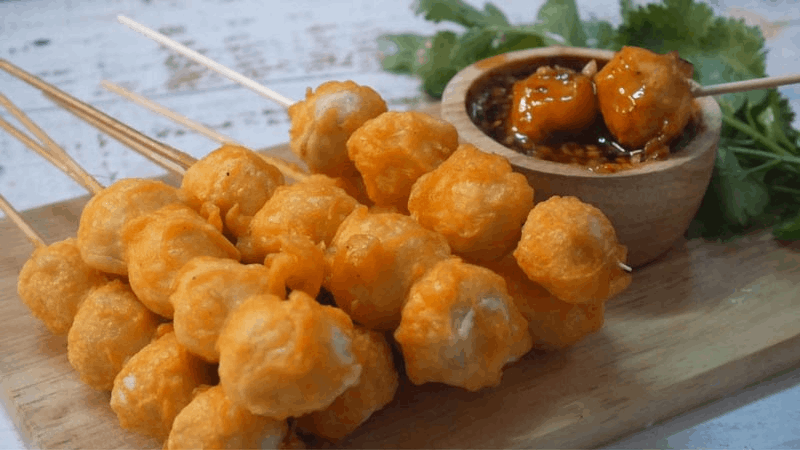 ลูกชิ้นชุปแป้งทอด 1 ไม้