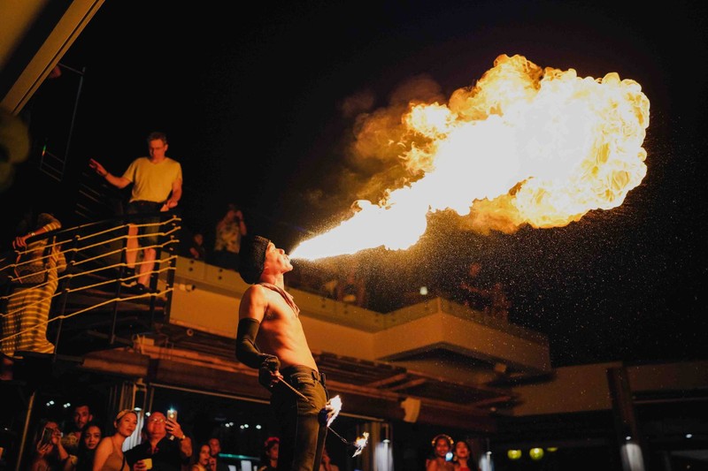 โชว์ไฟ ทุกค่ำคืน