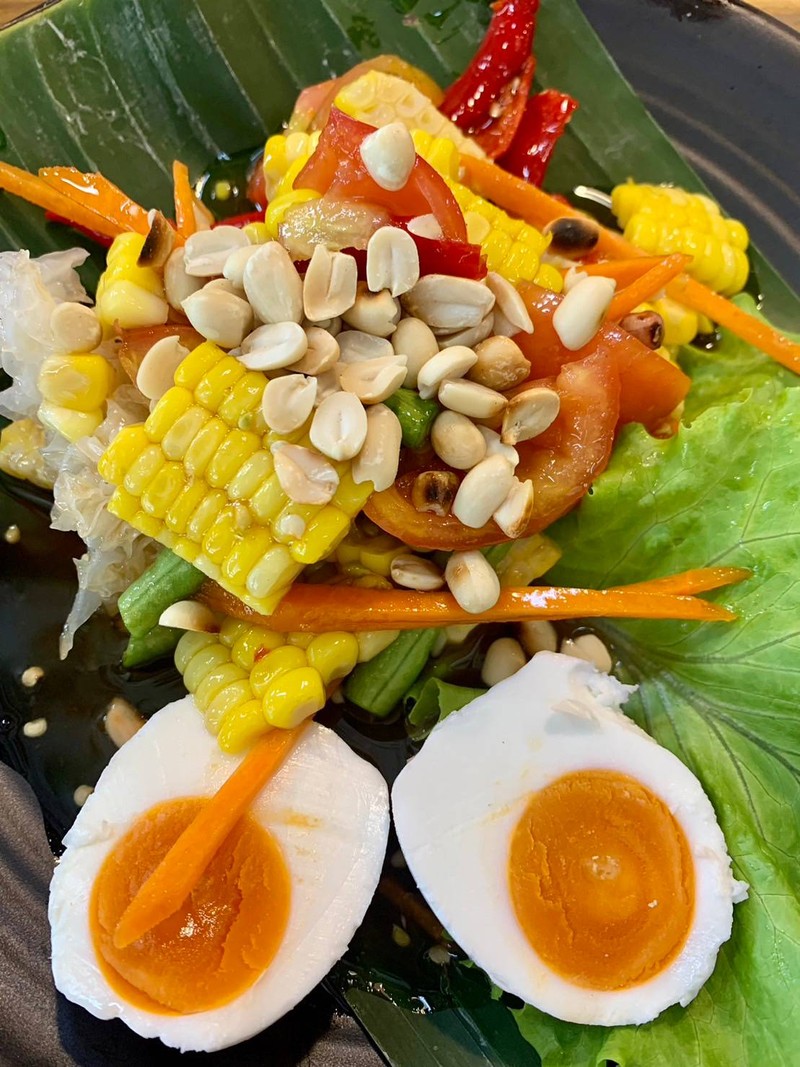 ตำข้าวโพดไข่เค็ม