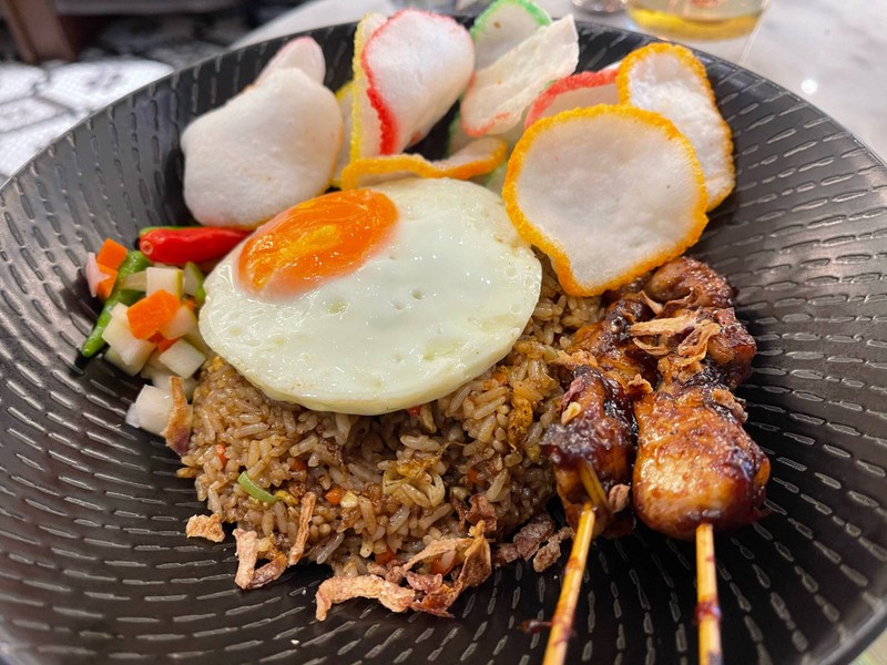 เหมือน Nasi Goreng 