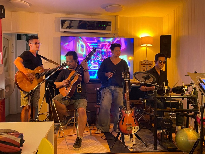 มีดนตรีสด 