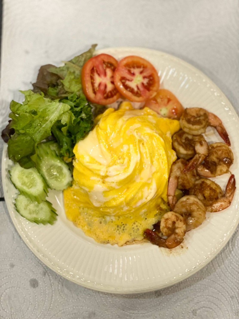 ข้าวไข่ข้นกุ้งซอสอิซโช่