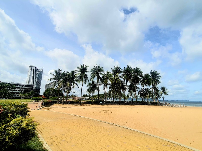 ชายหาด