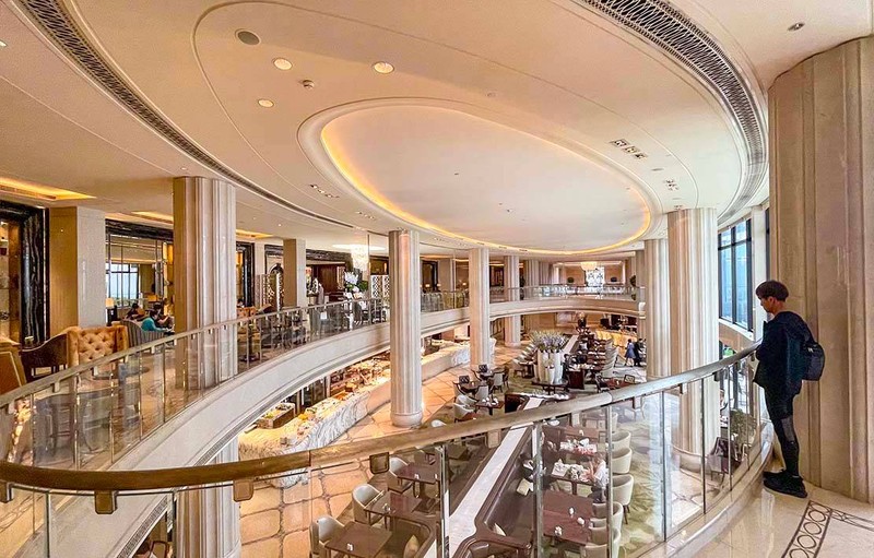 The Double Height ห้องนี้เสปซสวยมาก ด้านบนเป็นเลานจ์ ส่วนด้านล่างเป็นห้องอาหาร