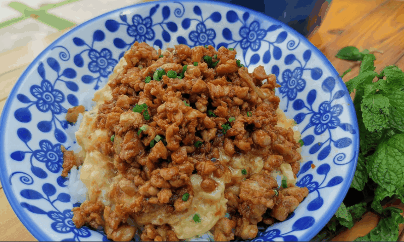 ข้าวหมูสับคั่วซีอิ๊ว