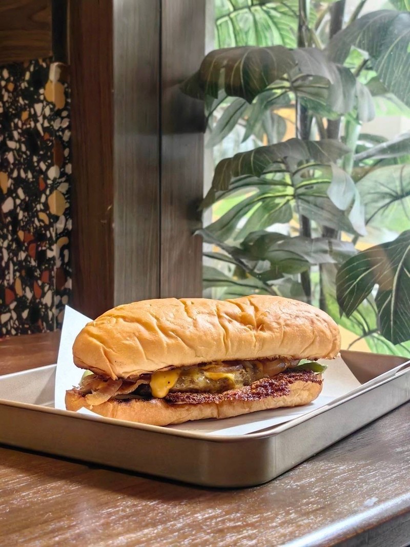 UNCLE BOB'S Signature Burger