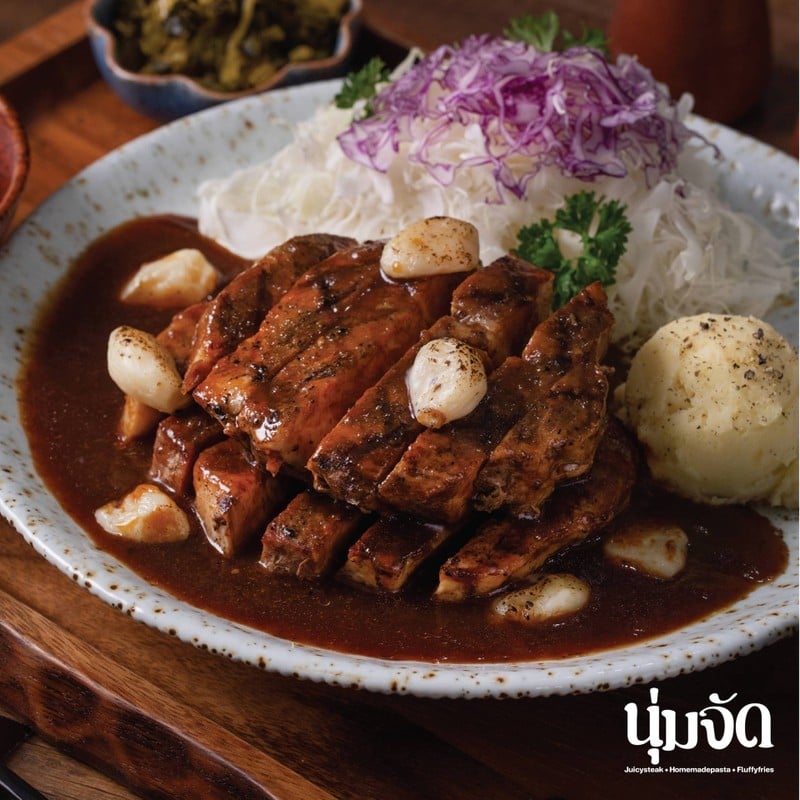 ชุดข้าวสเต๊กหมูย่างสไตล์ญี่ปุ่นราดซอสทงเทกิรสชาติอร่อย นุ่ม ชุ่ม ฉ่ำ 