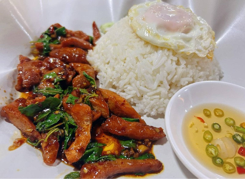 ผัดกะเพราเนื้อแดดเดียว 