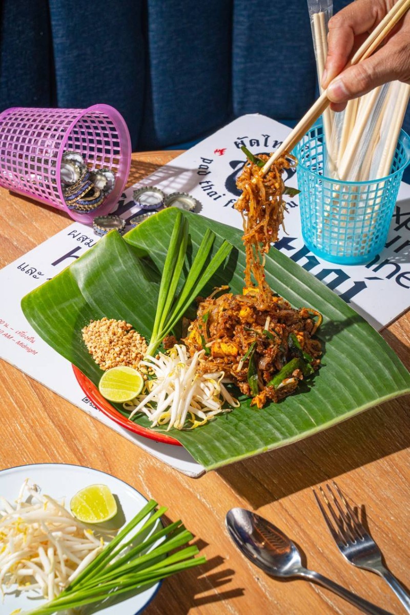 ผัดไทยไฟทะลุ