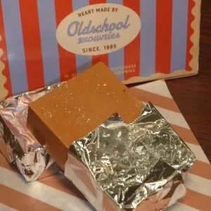 Habibi Thai tea  Chocolate Dubai (ชาไทยช็อกโกแลตดูไบ) - 1 Box 2 bars