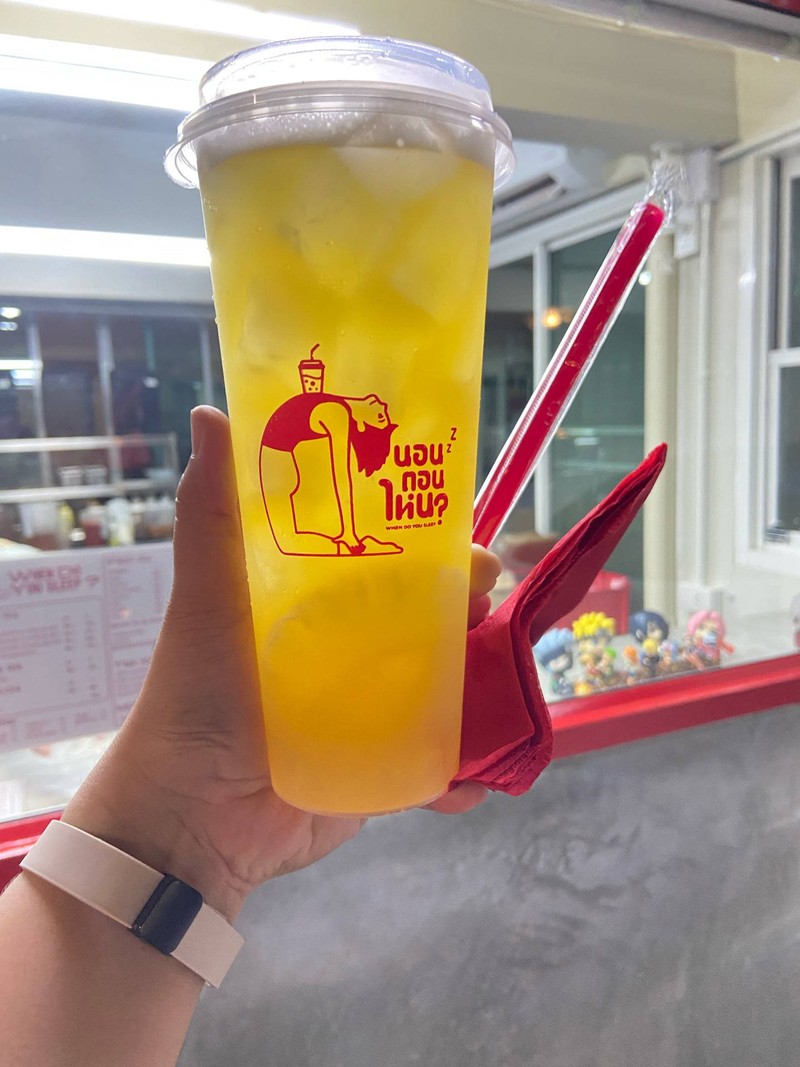 ชาสับปะรดกลิ่นชื่นใจมาก ดื่มเพลิน อากาศร้อนๆเจอชาสับปะรดไป หายร้อนเลย ดื่มมากยัง
