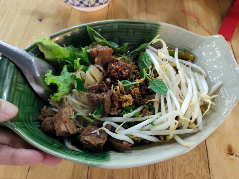 ชามละ 50.- บาท