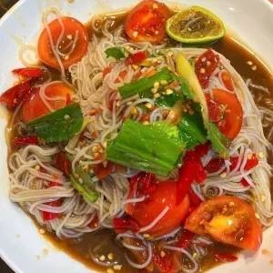 ตำซั่วขนมจีน