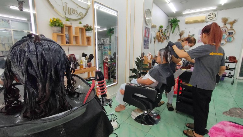 มาดึกก็ทำค่ะ ขอแค่โทรนัด จองคิว บอกช่างไว้ ช่างใจดีย์โคตร ❤️😆เป็นกันเองมากๆจร้า