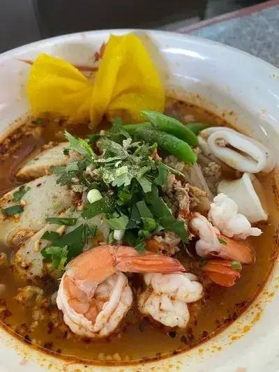 เกาเหลาต้มยำรวมทะเล