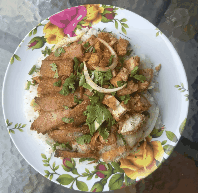 ข้าวยำไก่แซ่บ+ยำหมูย่าง