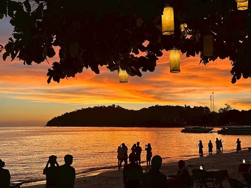 สัมผัสบรรยากาศไทยร่วมสมัย อบอุ่น เรียบหรู น่านั่งทุกมุม