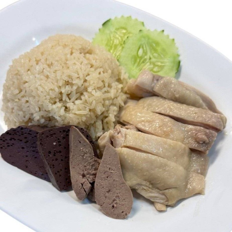 BOX-ข้าวมันไก่ ตับ เลือด (มีแต่สะโพก)