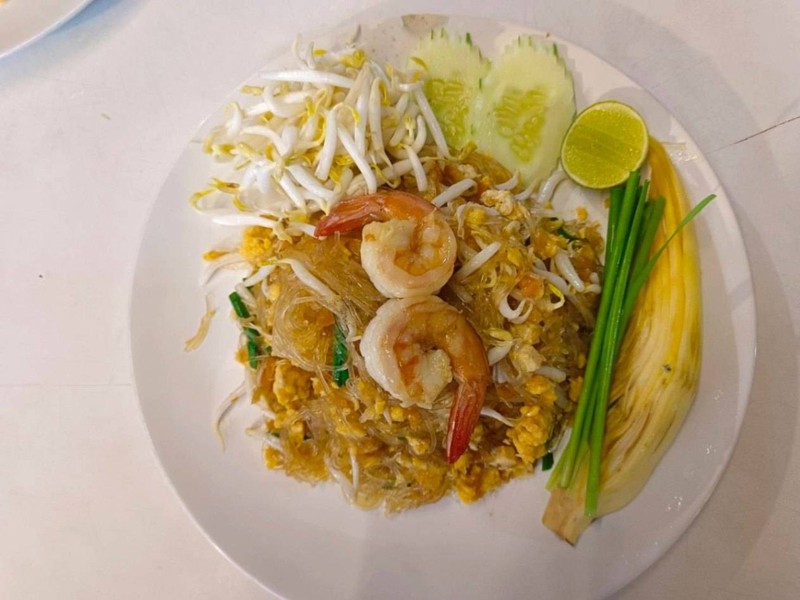 ผัดไทย กุ้งสด