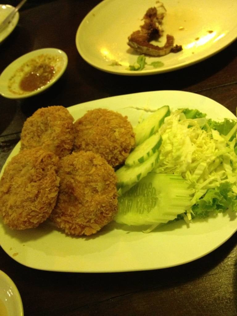 ครัวชายทุ่ง ครัวชายทุ่ง