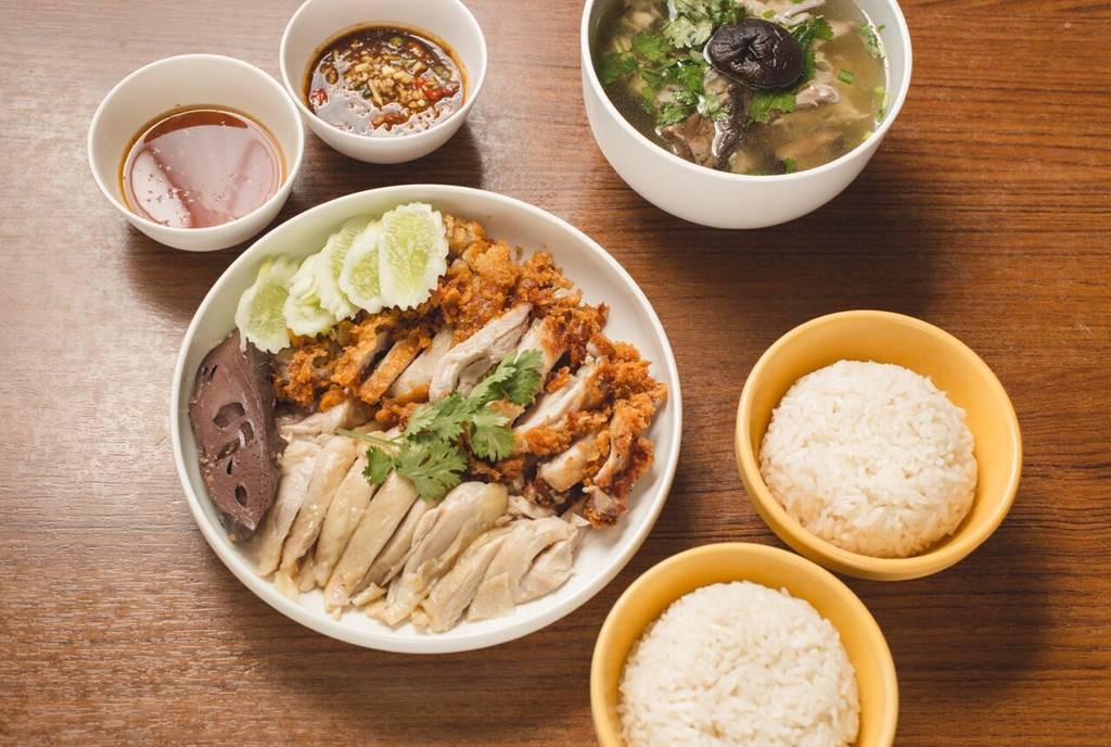 ข้าวมันไก่ เจ๊อ้วน ข้าวมันไก่ เจ๊อ้วน