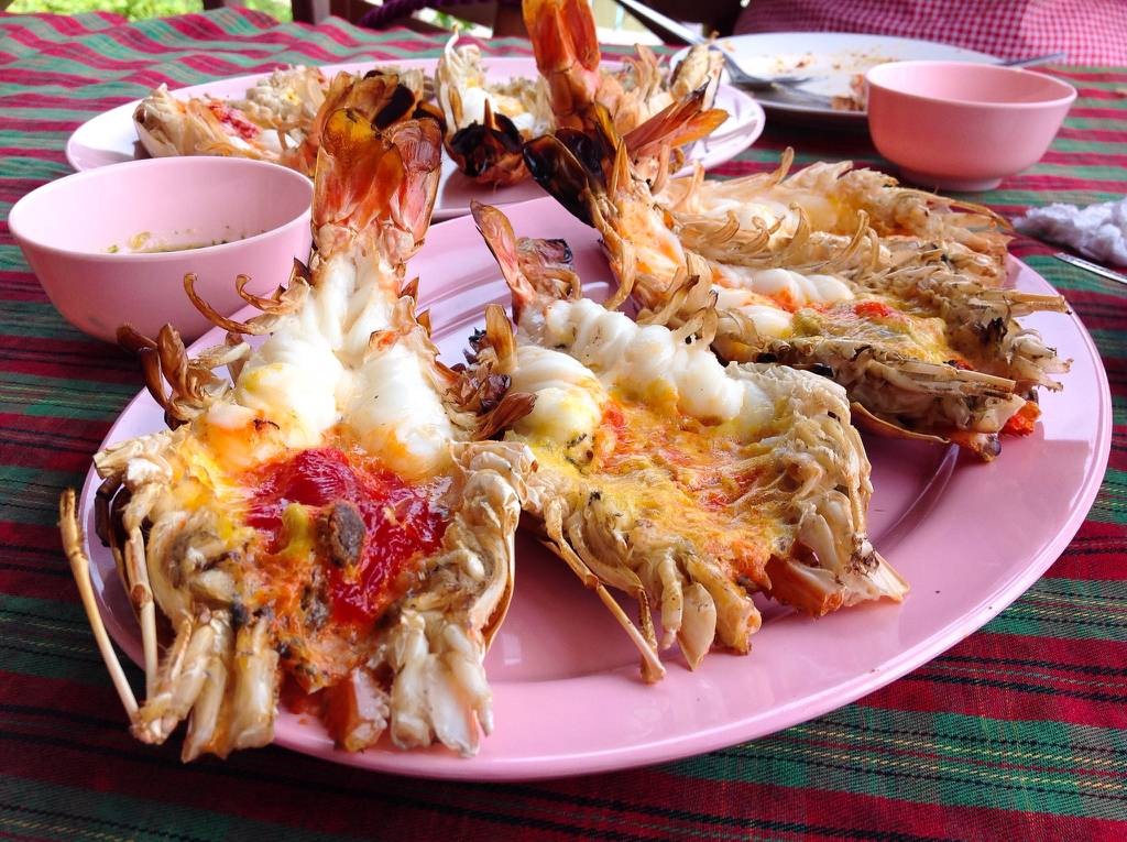 บ้านไม้ริมน้ำ บ้านไม้ริมน้ำ