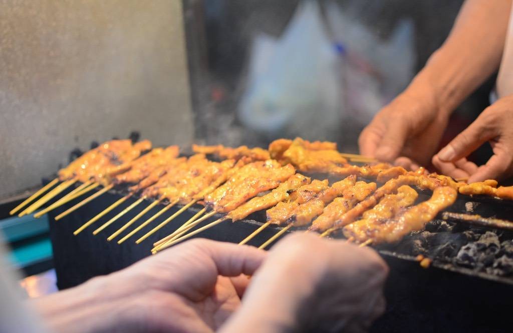 หมูสะเต๊ะแปลงนาม หมูสะเต๊ะแปลงนาม