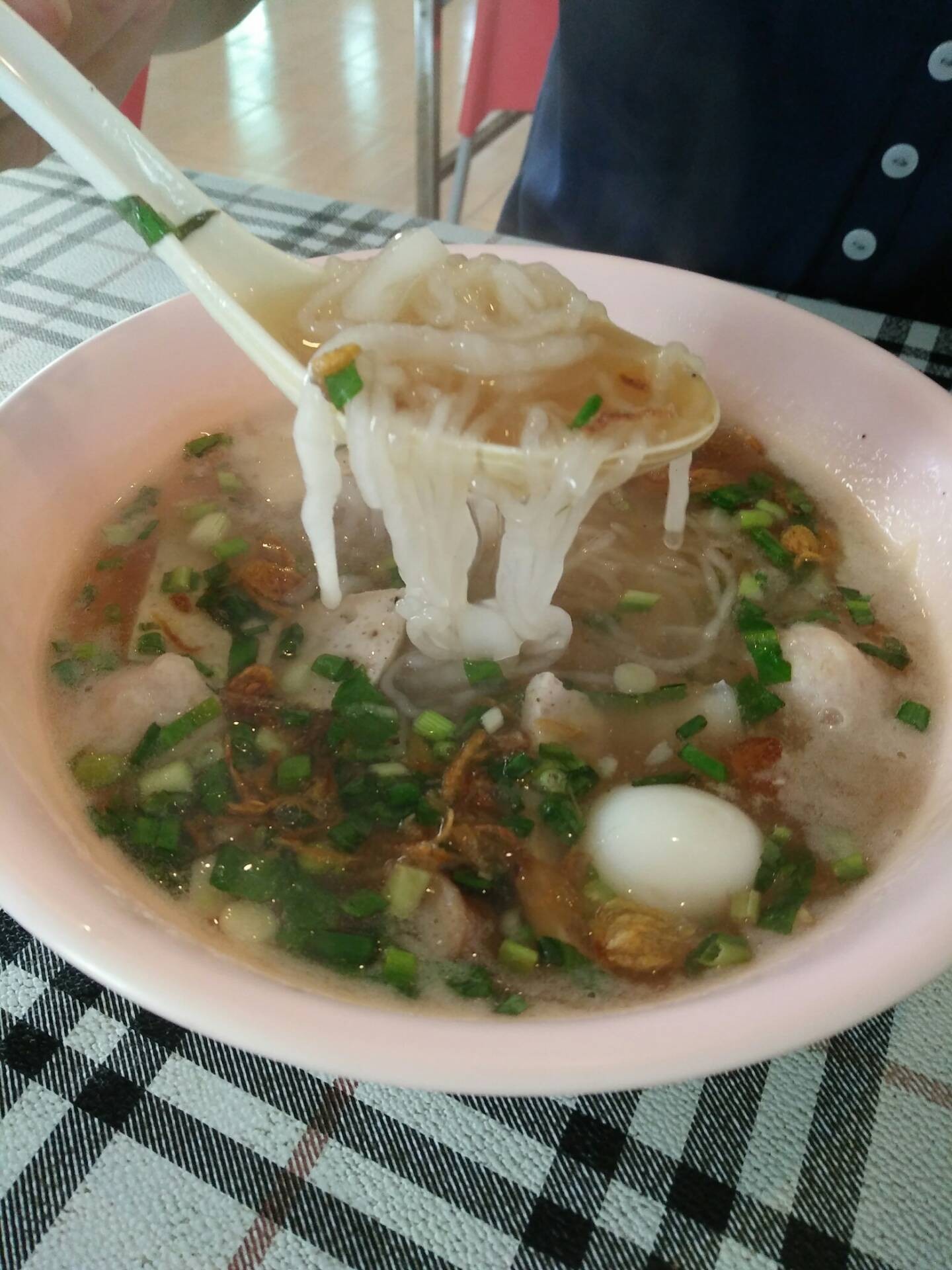คุณแดงก๋วยจั๊บญวน วังหลัง คุณแดงก๋วยจั๊บญวน วังหลัง