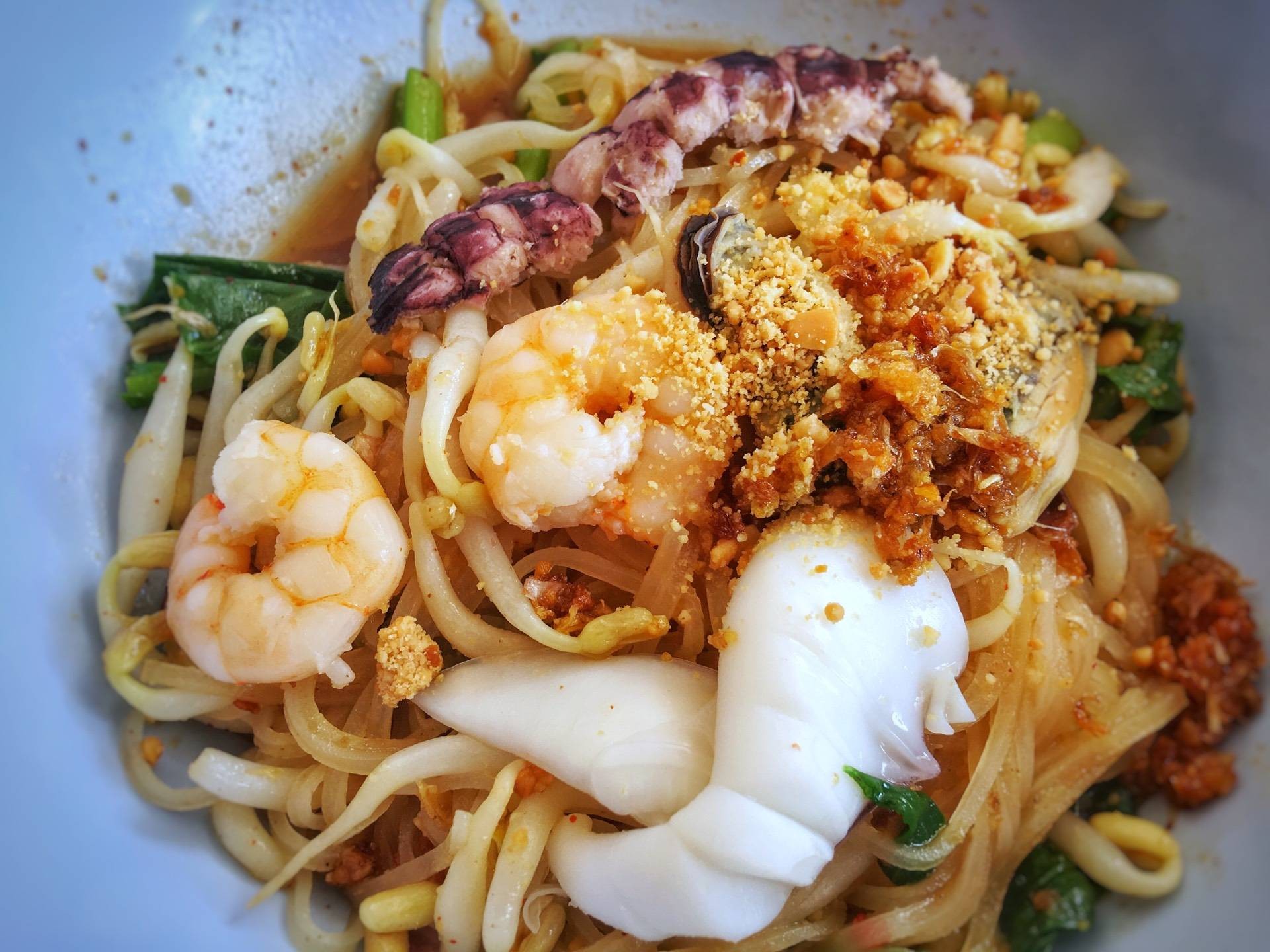เมนูของร้าน ก๋วยเตี๋ยวต้มยำทะเล ริมเขื่อน