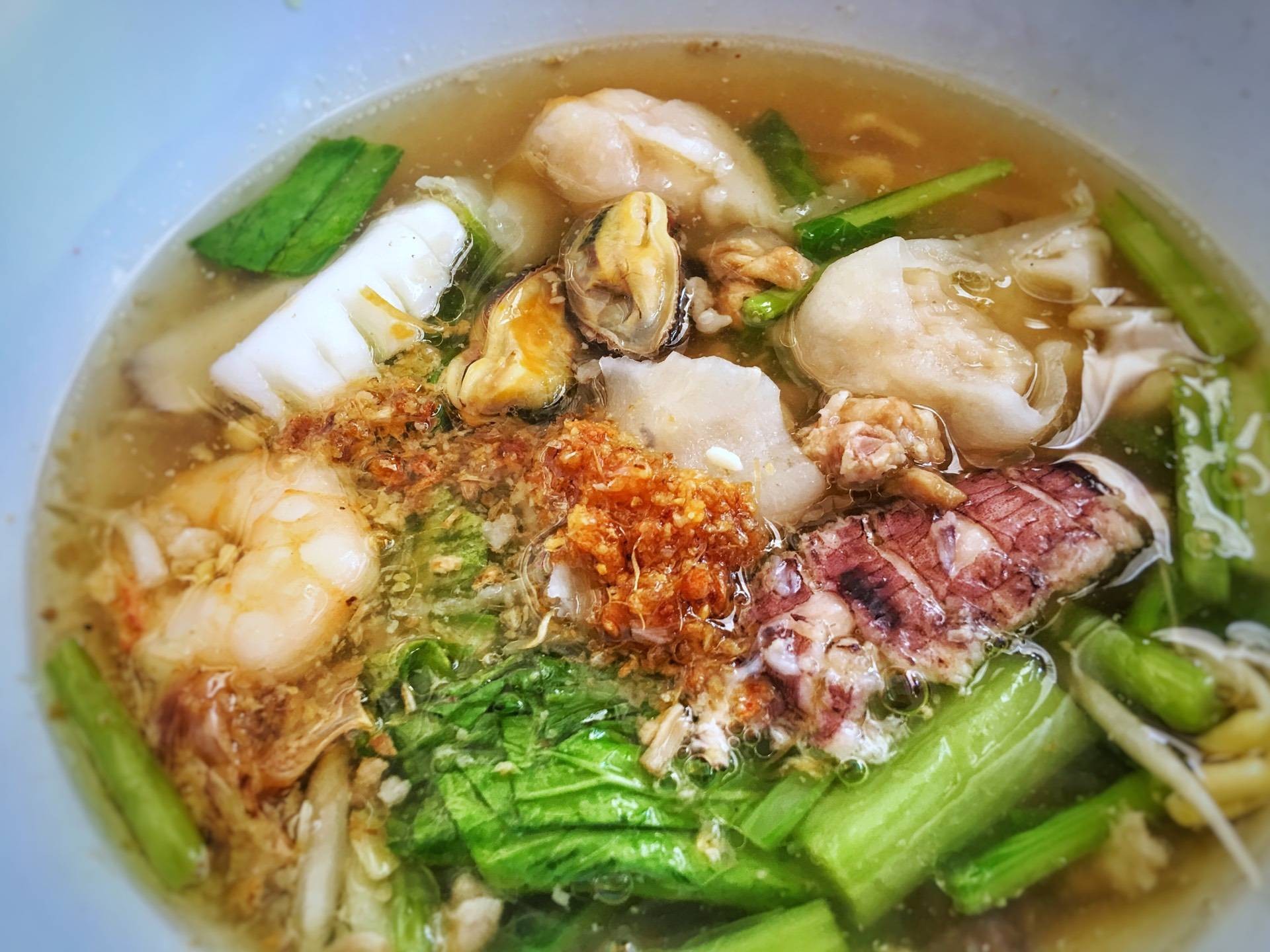 เมนูของร้าน ก๋วยเตี๋ยวต้มยำทะเล ริมเขื่อน