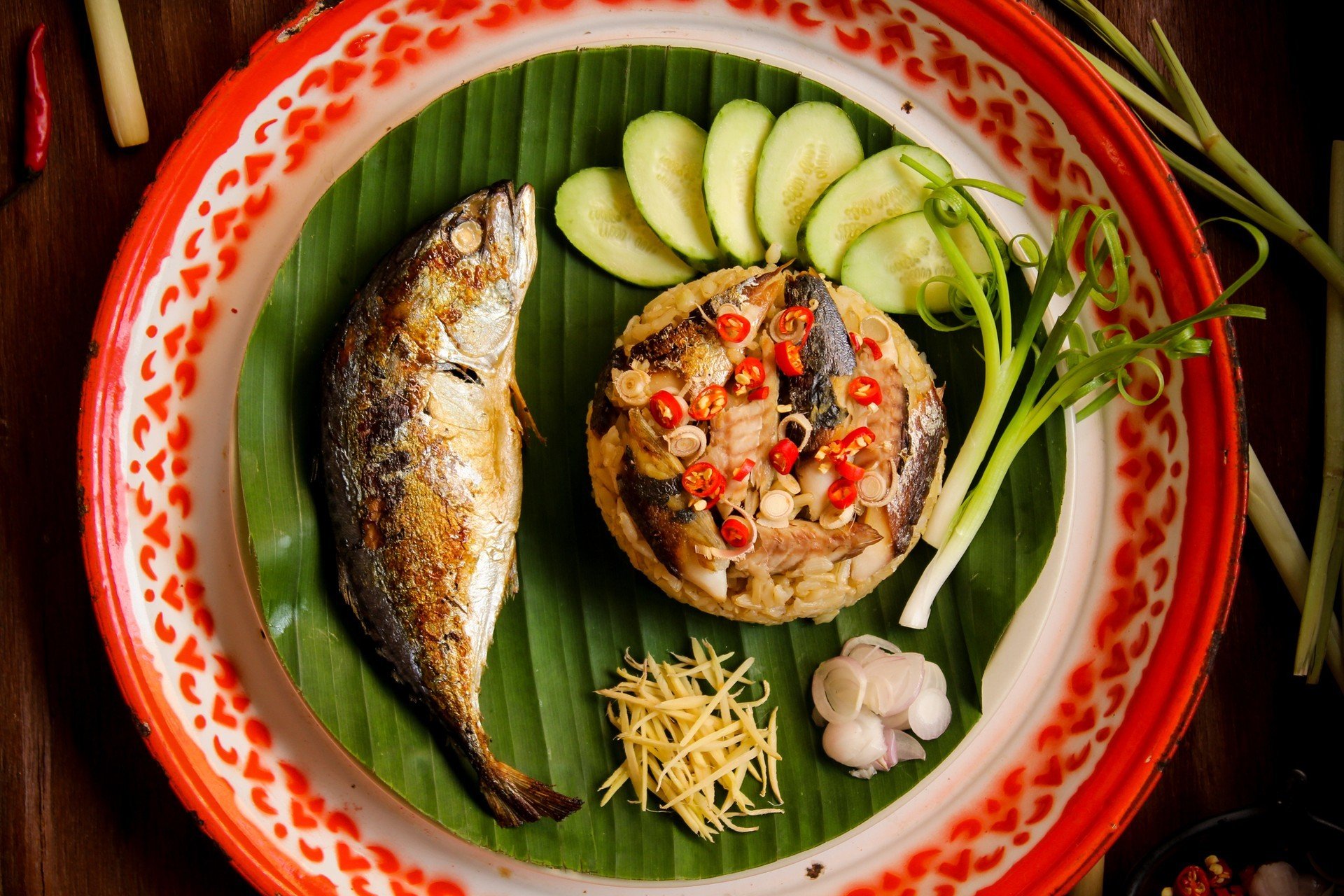 ข้าวคลุกปลาทูสมุนไพร