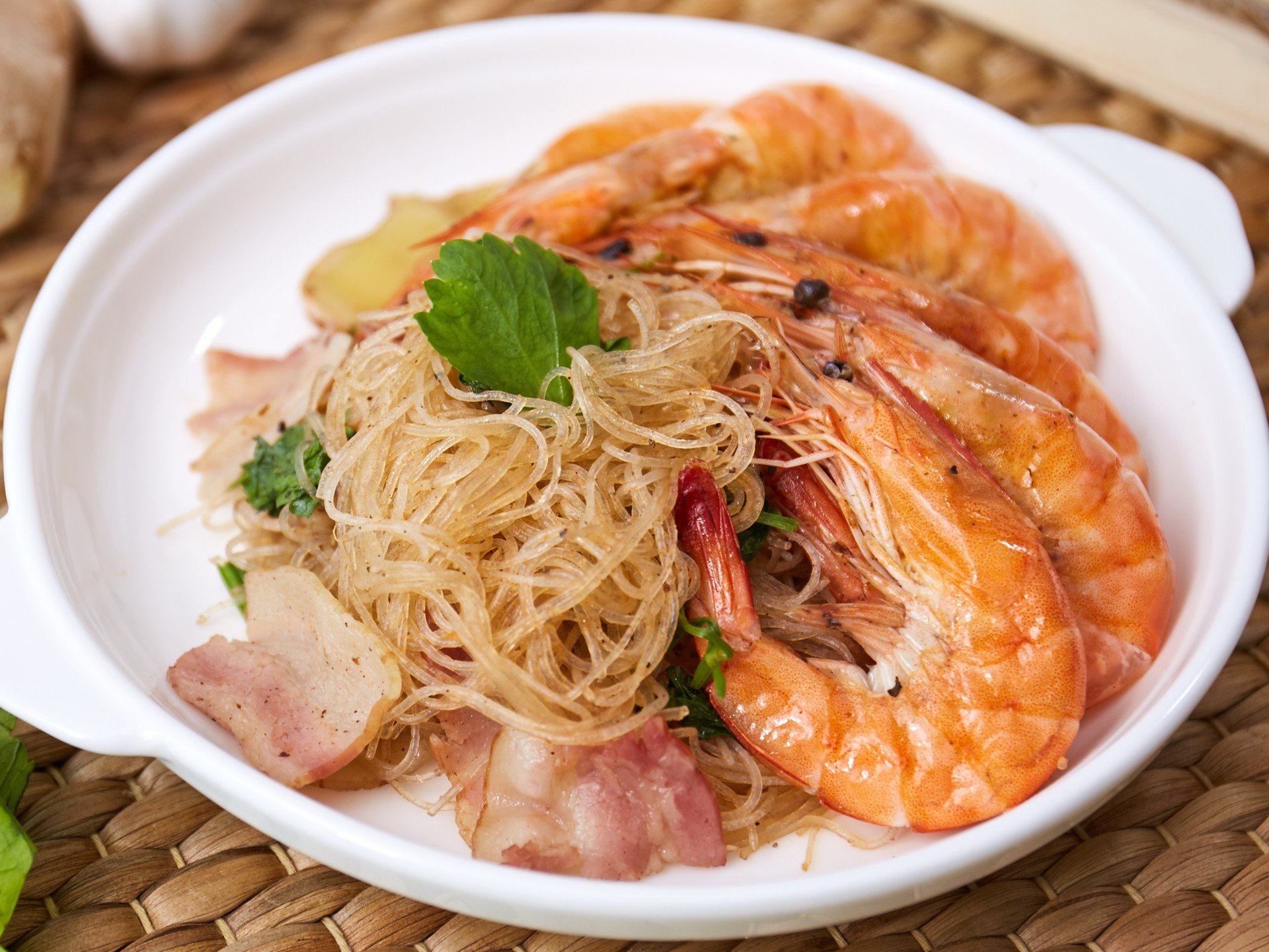 กุ้งอบวุ้นเส้น