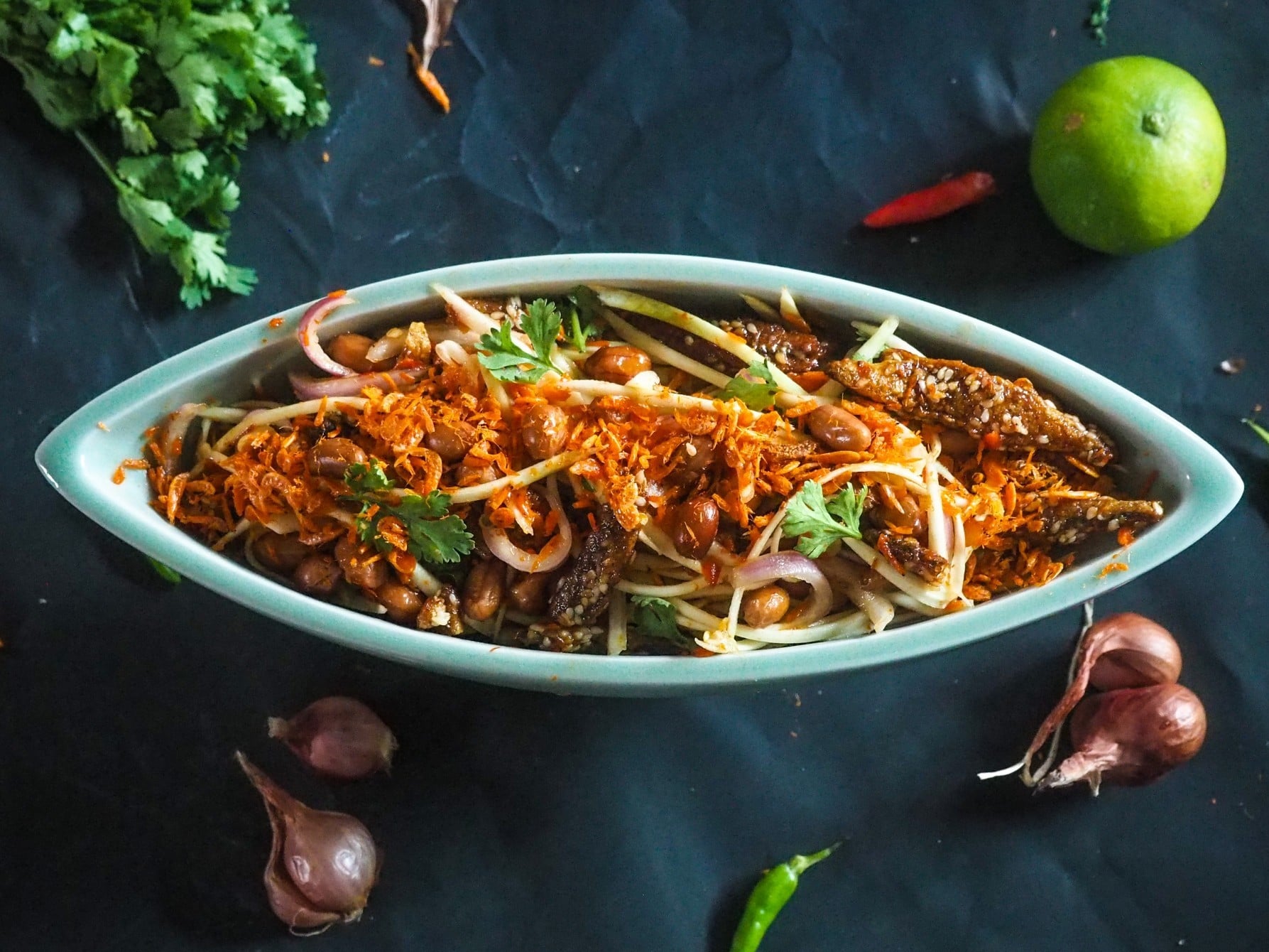 ยำมะม่วงปลากรอบ