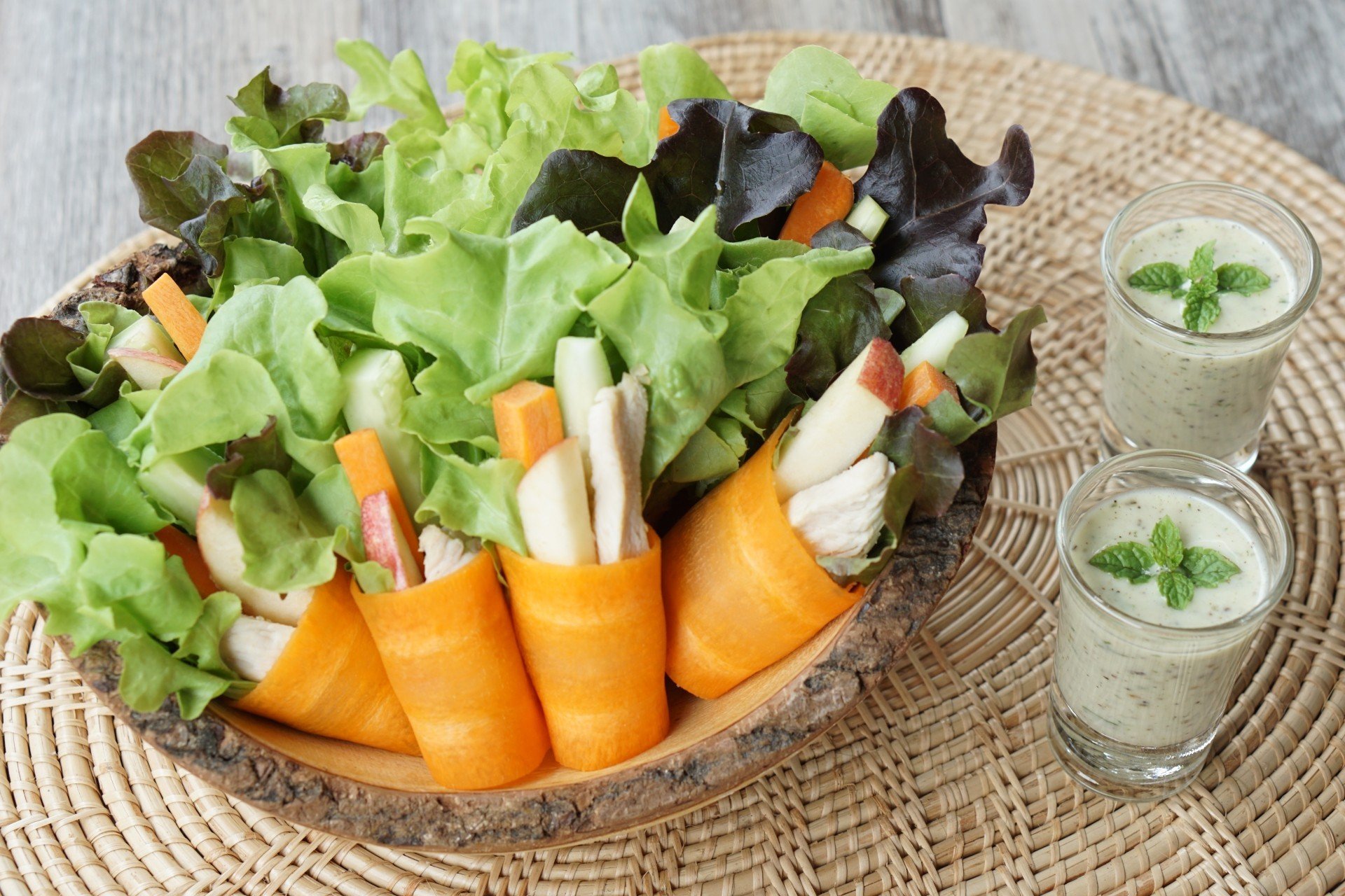 20 สูตร “เมนูสลัด” ทั้งผัก ทั้งผลไม้อัดแน่นเต็มคำ เอาใจคนรักสุขภาพ!