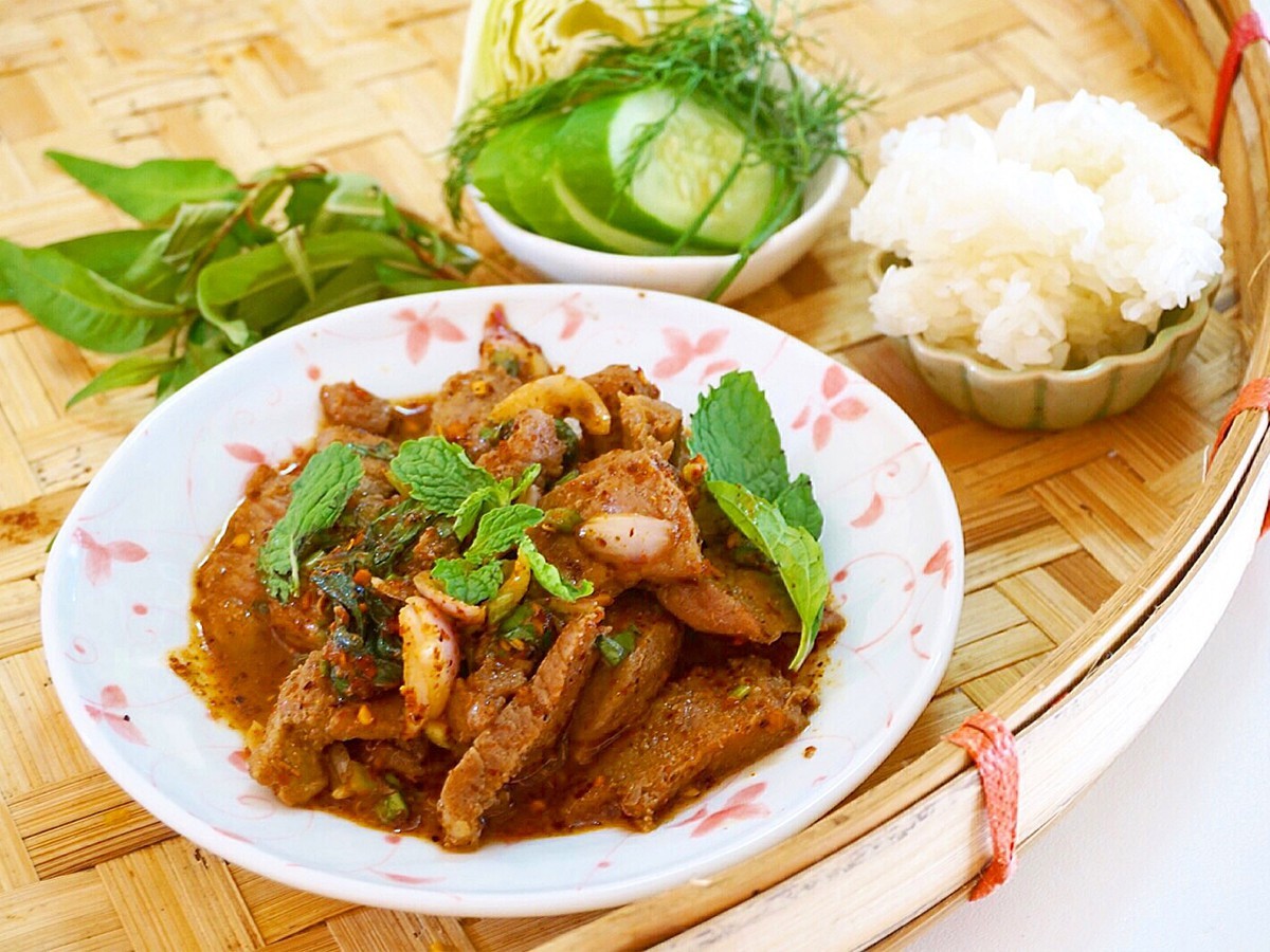 น้ำตกหมู น้ำตกหมู