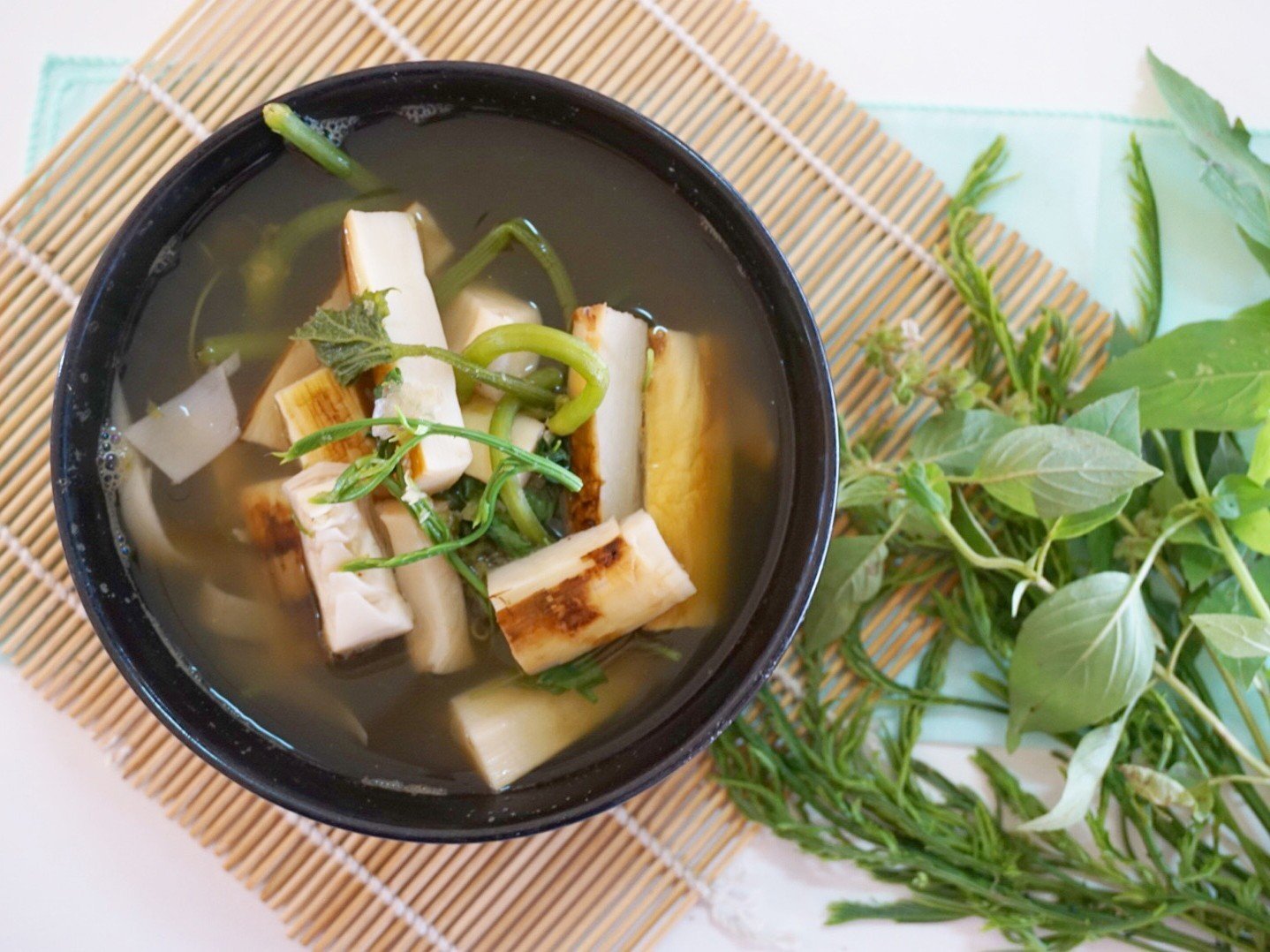 แกงหน่อไม้ใบย่านาง แกงหน่อไม้ใบย่านาง