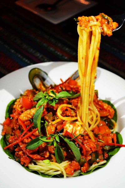 อาหารปากแดง (Paak Dang Restaurant) อาหารปากแดง (Paak Dang Restaurant)