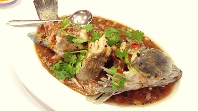 ภัตตาคารเชฟกระทะเหล็ก (Iron Chef Restaurant (Chef Kratha Lek)) ภัตตาคารเชฟกระทะเหล็ก (Iron Chef Restaurant (Chef Kratha Lek))