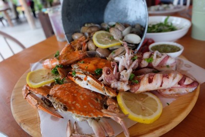 Laciana by the sea (ลาเซียน่า บาย เดอะ ซี) Laciana by the sea (ลาเซียน่า บาย เดอะ ซี)